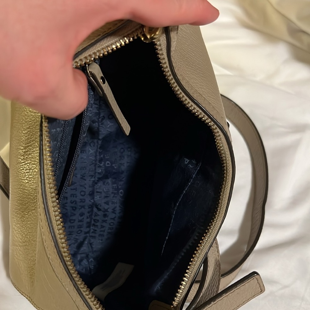 Kate Spade taupe pebble purse-EUC - Picture 9 of 13